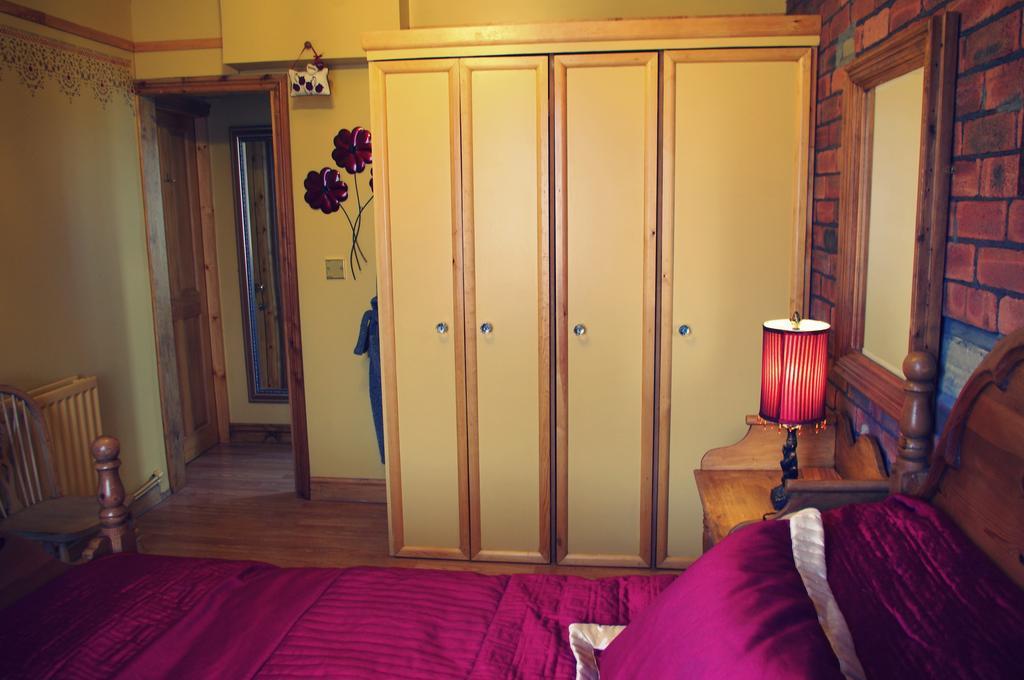Crown House Suites 할리팩스 객실 사진